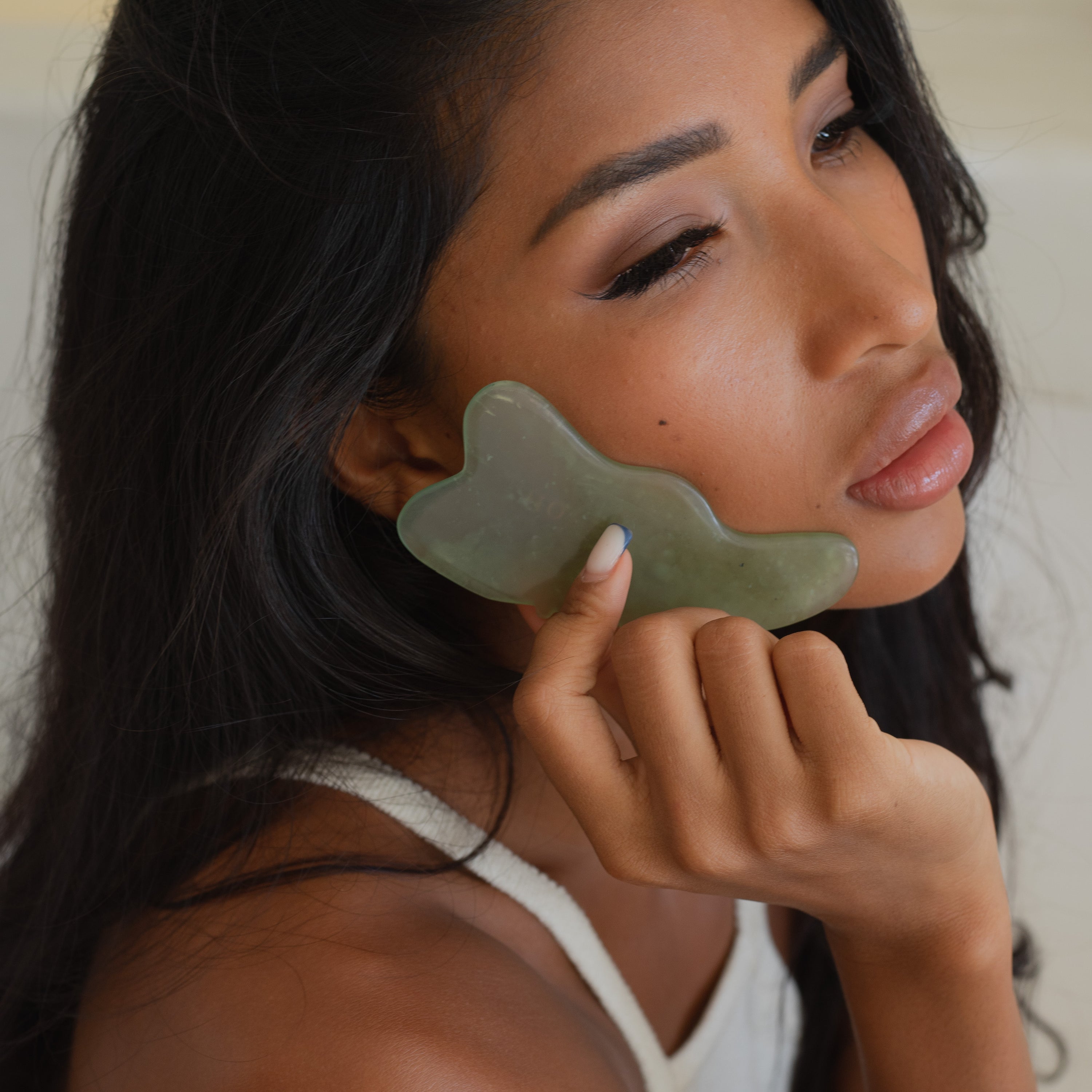 A Guide to Gua Sha: How to Gua Sha and their benefits